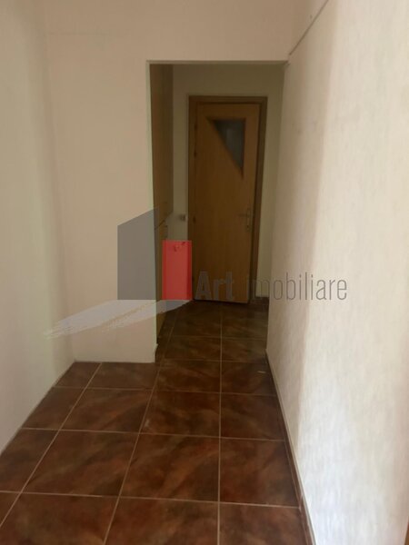 Vanzare apartament 4 camere decomandat Bd. Brancoveanu - Izvorul Rece