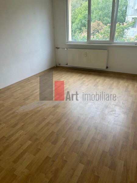 Vanzare apartament 4 camere decomandat Bd. Brancoveanu - Izvorul Rece